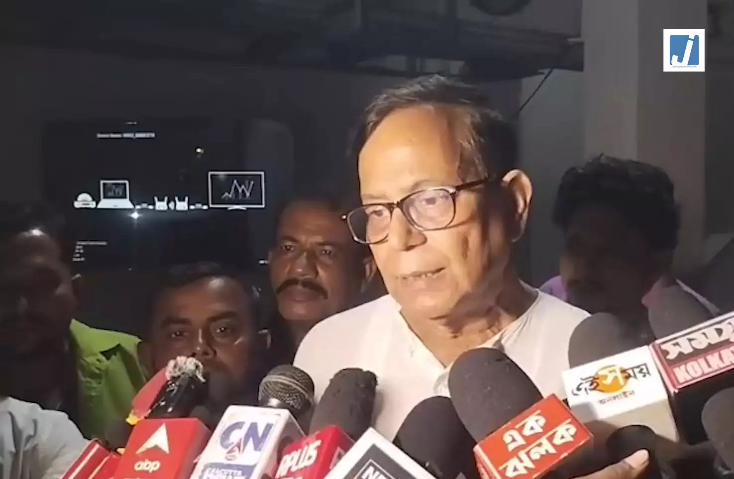 धीरेंद्र कृष्ण शास्त्री को लेकर मोहम्मद सलीम का सवाल धीरेंद्र कृष्ण शास्त्री को लेकर मोहम्मद सलीम का सवाल