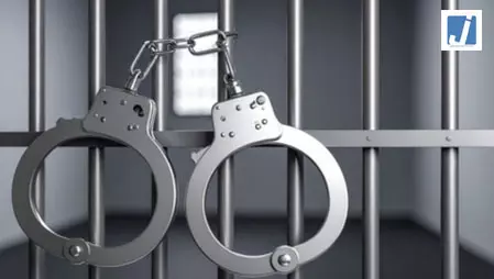 बाप रे! सिर्फ 10 रुपए के लिए चली तलवार, गन्ने का रस बेचने वाला कर्मचारी घायल बाप रे! सिर्फ 10 रुपए के लिए चली तलवार, गन्ने का रस बेचने वाला कर्मचारी घायल