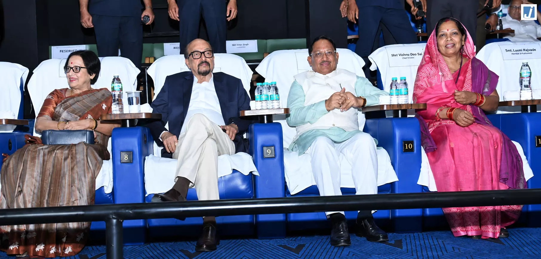 CM साय ने सपरिवार देखी ‘हनुमान अंश’ फिल्म को किया टैक्स फ्री CM साय ने सपरिवार देखी ‘हनुमान अंश’ फिल्म को किया टैक्स फ्री