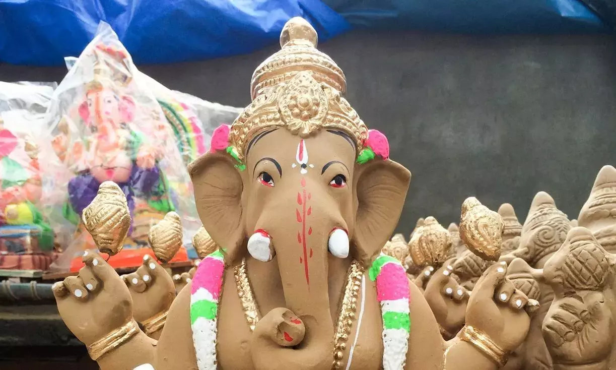Andhra: आंध्र प्रदेश में विनायक पंडालों को मुफ्त बिजली आपूर्ति के लिए दिशानिर्देश जारी किए गए