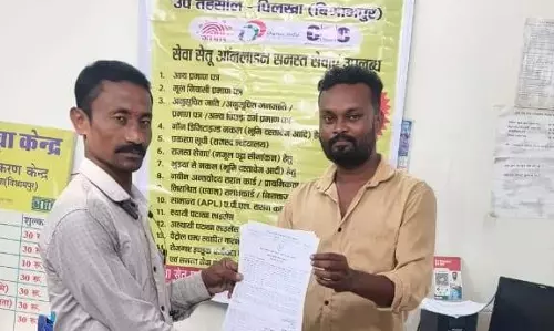 सेवा सेतु से ग्रामीणों को घर बैठे मिल रहा शासकीय सेवाओं का लाभ