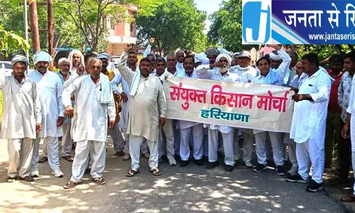 गन्ने की कीमत बढ़ाने को रोहतक के किसानों की मांग गन्ने की कीमत बढ़ाने को रोहतक के किसानों की मांग