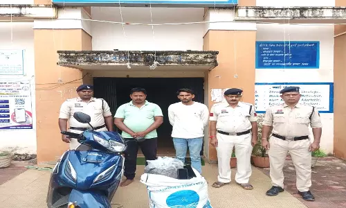 ऑपरेशन निश्चय: 21 किलो गांजा जब्त, स्कूटी से सप्लाई करने निकले दो लोकल पैडलर गिरफ्तार