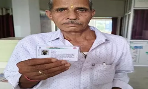 आधार बना जीवन का आधार- कलेक्टर के पहल से वृद्ध कृषक की वर्षों पुरानी समस्या का हुआ निराकरण