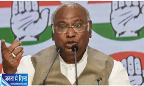 पानी और फसल के मुद्दे पर गरमाई सियासत खरगे ने साधा निशाना पानी और फसल के मुद्दे पर गरमाई सियासत खरगे ने साधा निशाना