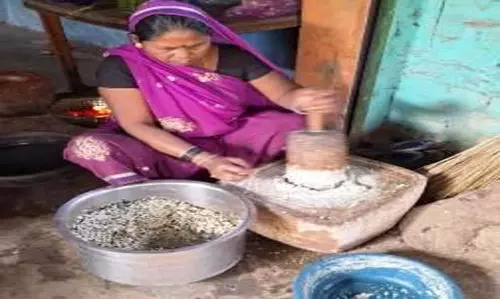 महतारी वंदन योजना से मिली आर्थिक मजबूती, मुख्यमंत्री विष्णुदेव साय के प्रति जताया आभार महतारी वंदन योजना से मिली आर्थिक मजबूती, मुख्यमंत्री विष्णुदेव साय के प्रति जताया आभार