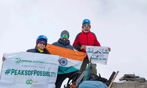 लखनऊ की पर्वतारोही पूर्वा धवन ने 5,826 मीटर ऊंची रुद्रगैरा चोटी पर फहराया तिरंगा लखनऊ की पर्वतारोही पूर्वा धवन ने 5,826 मीटर ऊंची रुद्रगैरा चोटी पर फहराया तिरंगा
