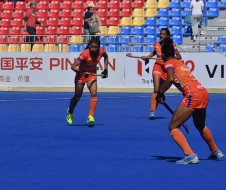 एएचएफ जूनियर विमेंस एशिया कप: भारत ने शान से बनाई फाइनल में जगह, सेमीफाइनल में साउथ कोरिया को 5-1 से रौंदा एएचएफ जूनियर विमेंस एशिया कप: भारत ने शान से बनाई फाइनल में जगह, सेमीफाइनल में साउथ कोरिया को 5-1 से रौंदा