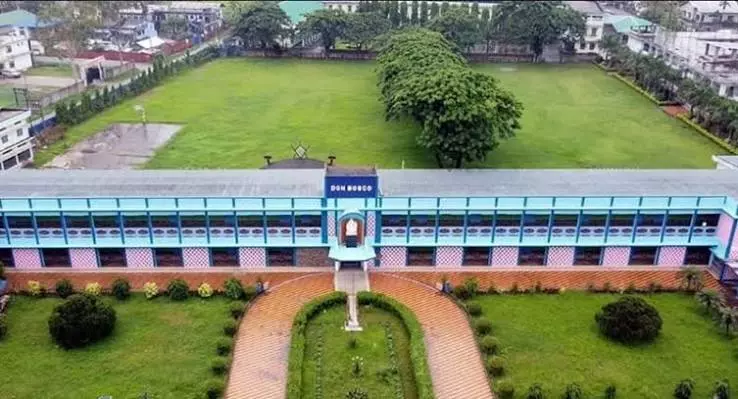 डिब्रूगढ़ में हड़कंप: स्कूल में 12 छात्रों को लगी चोट, जांच का ऐलान डिब्रूगढ़ में हड़कंप: स्कूल में 12 छात्रों को लगी चोट, जांच का ऐलान
