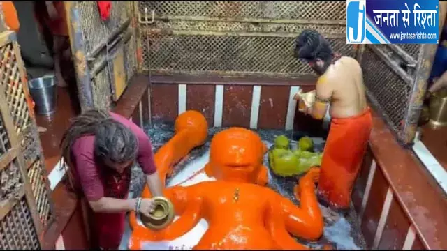 13 दिन जलशयन के बाद खुले लेटे हनुमान मंदिर के पट पंचामृत से हुआ अभिषेक 13 दिन जलशयन के बाद खुले लेटे हनुमान मंदिर के पट पंचामृत से हुआ अभिषेक