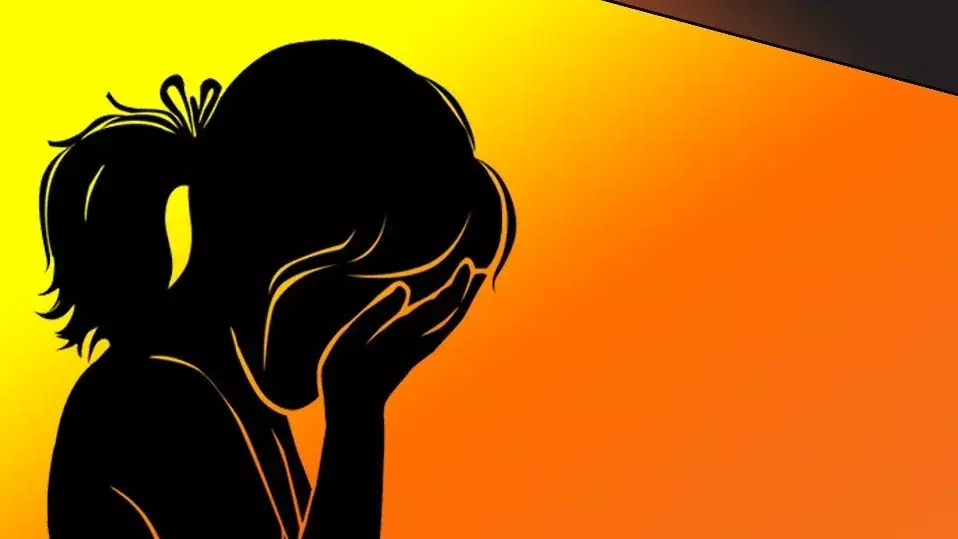 घिनौना अपराध: बेटी से हैवानियत के आरोपी पिता को पुलिस ने पकड़ा घिनौना अपराध: बेटी से हैवानियत के आरोपी पिता को पुलिस ने पकड़ा