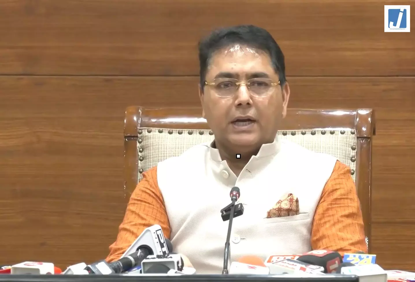 नशे और गैंगस्टरवाद पर अमन अरोड़ा का बड़ा बयान, बोले- कार्रवाई जारी रहेगी नशे और गैंगस्टरवाद पर अमन अरोड़ा का बड़ा बयान, बोले- कार्रवाई जारी रहेगी