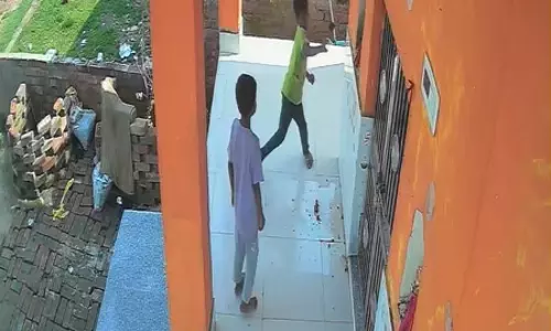 शिव मंदिर के अंदर तोड़फोड़, तीन नाबालिग पुलिस हिरासत में शिव मंदिर के अंदर तोड़फोड़, तीन नाबालिग पुलिस हिरासत में