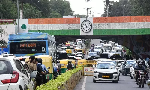 वीकेंड पर दिल्ली की सड़कों पर बढ़ेगी भीड़, BRICS और T20 मैच का असर