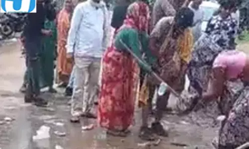 जहरीली शराब कांड में पुलिस का बड़ा ऑपरेशन इनामी आरोपी पर कसा शिकंजा जहरीली शराब कांड में पुलिस का बड़ा ऑपरेशन इनामी आरोपी पर कसा शिकंजा