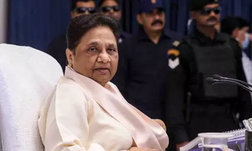 मायावती का बड़ा फैसला: आकाश आनंद के बाद छोटे भतीजे ईशान आनंद से भी छीनी जिम्मेदारी
