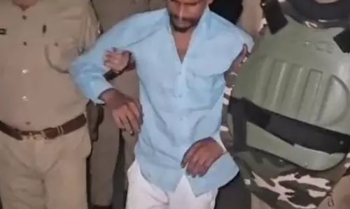 हत्याकांड में दो आरोपी गिरफ्तार, पुलिस मुठभेड़ में एक के पैर में लगी गोली