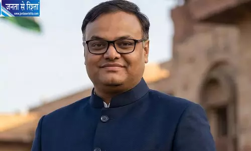 15 विभागों के साथ विकास कार्यों की समीक्षा