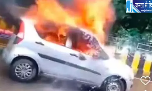 शीशा तोड़कर बचाई चालक की जान