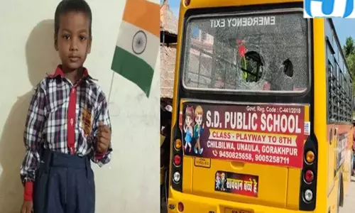 गोरखपुर में दिल दहला देने वाली घटना स्कूल बस की चपेट में आया मासूम