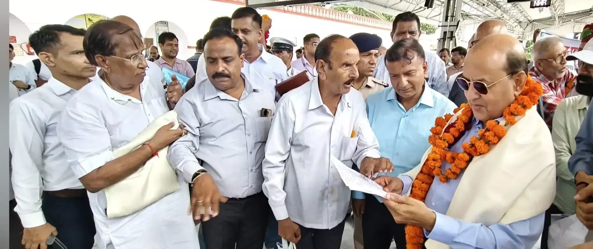 Bikaner: रेलवे महाप्रबंधक पंकज शर्मा ने लिया स्टेशन व्यवस्थाओं का जायजा
