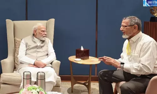 दशकों पुराने जमीन विवाद में पीएम मोदी से मिले 81 वर्षीय सहपाठी, CBI जांच की मांग