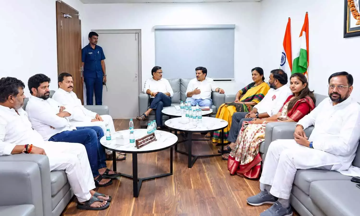 NDA ने NTR लोकल बॉडी चुनावों के लिए 9 सदस्यों की एक कमेटी बनाई NDA ने NTR लोकल बॉडी चुनावों के लिए 9 सदस्यों की एक कमेटी बनाई