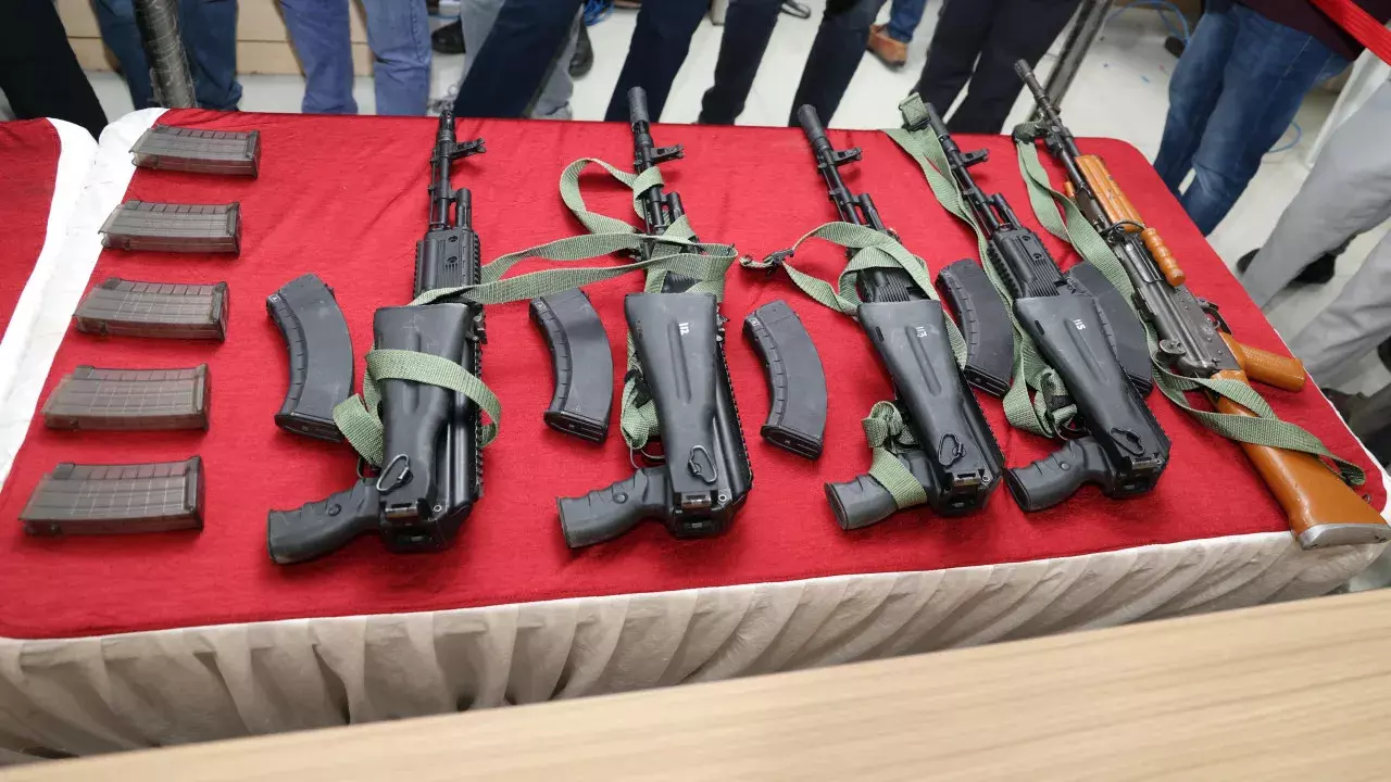 सिकंदराबाद शस्त्रागार डकैती मामले में पुलिस पूर्व सैनिक से पूछताछ करेगी सिकंदराबाद शस्त्रागार डकैती मामले में पुलिस पूर्व सैनिक से पूछताछ करेगी