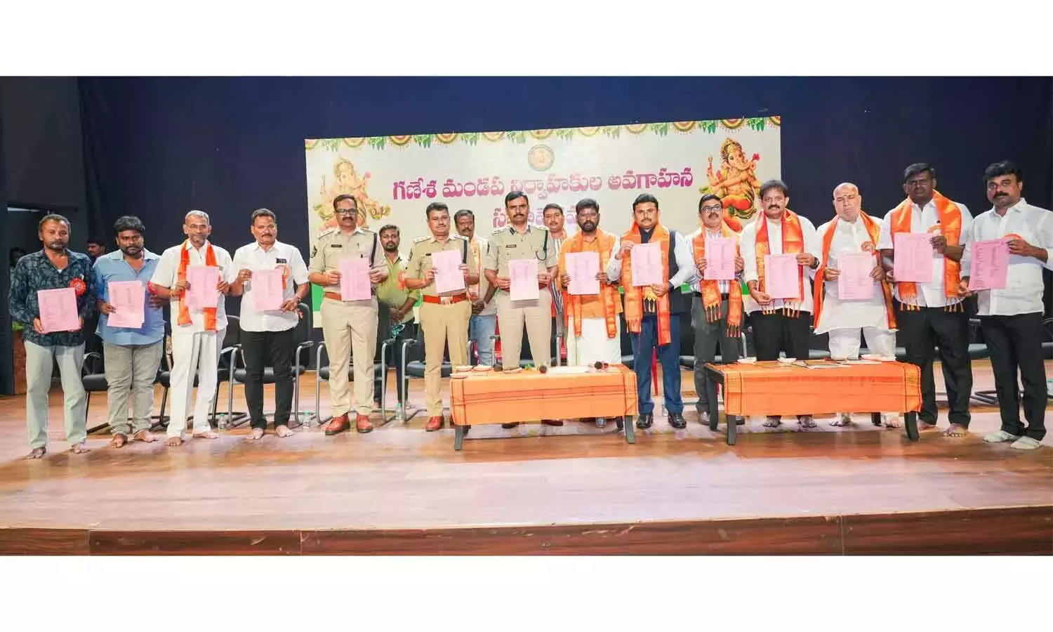 Andhra: जिला प्रशासन ने विनायक चविति विसर्जन मार्ग मानचित्र का अनावरण किया