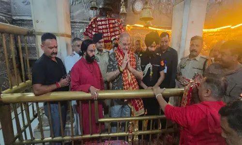 राज्यपाल ने ज्वालामुखी मंदिर में पूजा की