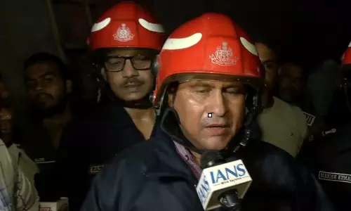 लगातार धधक रही प्लाईवुड, फैक्ट्री फायर टीम ने बताई बड़ी वजह