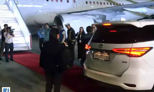 BRICS समिट के बाद फिलीपींस के राष्ट्रपति फर्डिनेंड मार्कोस दिल्ली से रवाना BRICS समिट के बाद फिलीपींस के राष्ट्रपति फर्डिनेंड मार्कोस दिल्ली से रवाना