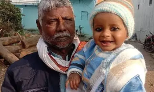 जंगल का रास्ता चुना विनोद साहनी के घर पहुंचीं पल्लवी पटेल जंगल का रास्ता चुना विनोद साहनी के घर पहुंचीं पल्लवी पटेल