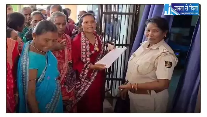 शराब के कारोबार पर महिलाओं का गुस्सा फूटा सैकड़ों महिलाओं ने उठाई आवाज शराब के कारोबार पर महिलाओं का गुस्सा फूटा सैकड़ों महिलाओं ने उठाई आवाज