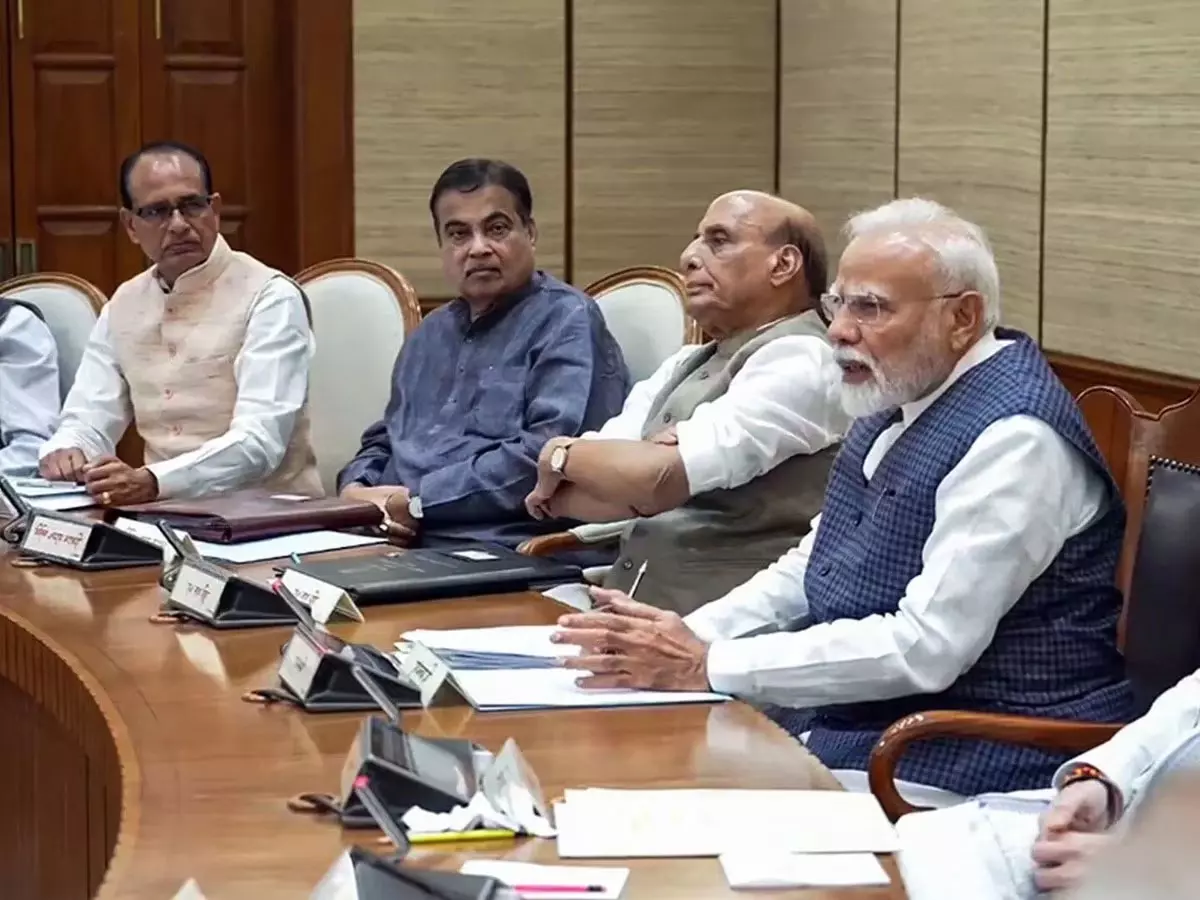 भाजपा संगठन और मोदी सरकार में बड़े बदलाव की आहट, कैबिनेट फेरबदल की चर्चा तेज भाजपा संगठन और मोदी सरकार में बड़े बदलाव की आहट, कैबिनेट फेरबदल की चर्चा तेज