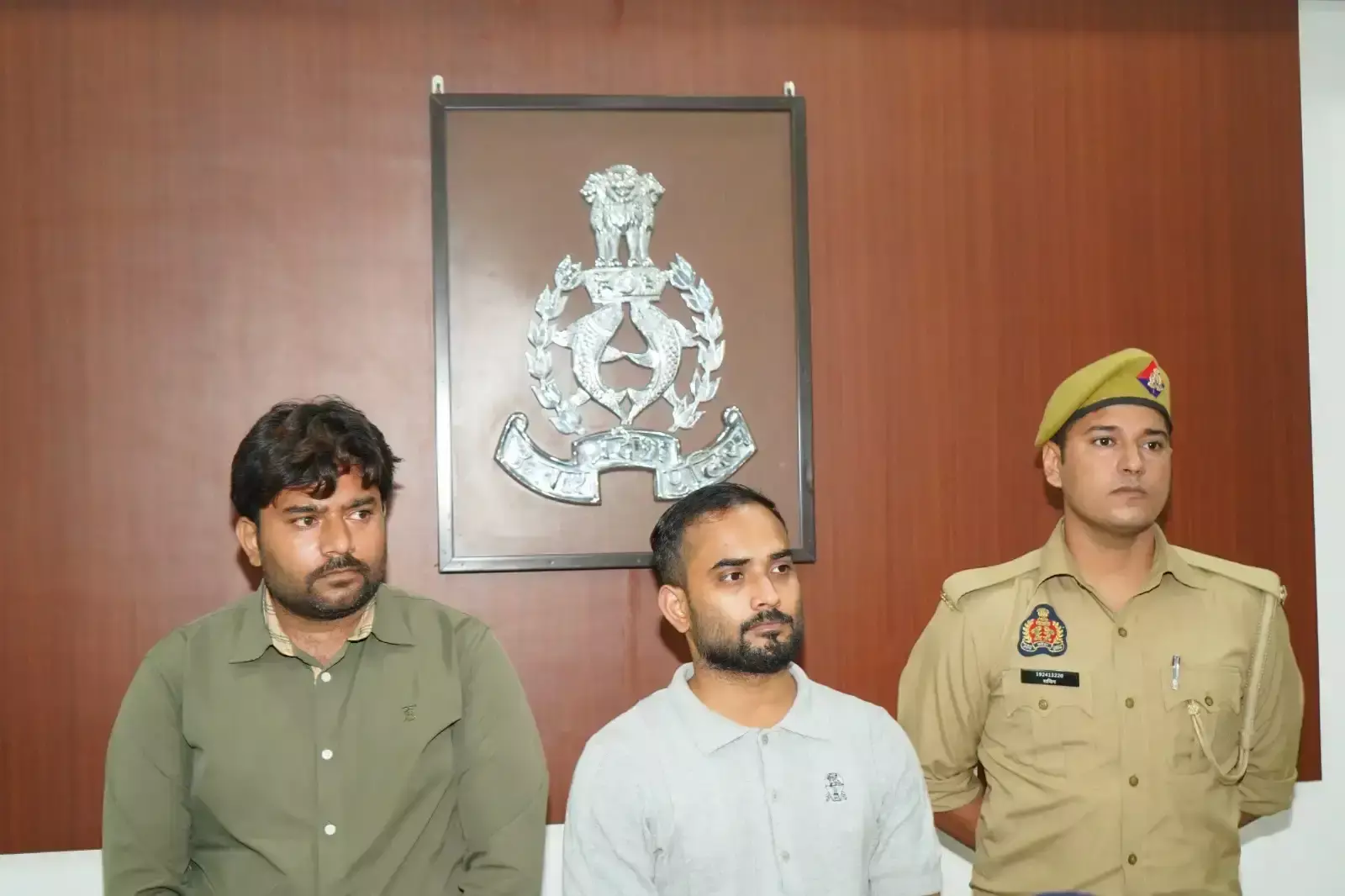 Kanpur: साइबर ठगी के 5600 करोड़ के लेनदेन का पर्दाफाश, दो गिरफ्तार Kanpur: साइबर ठगी के 5600 करोड़ के लेनदेन का पर्दाफाश, दो गिरफ्तार