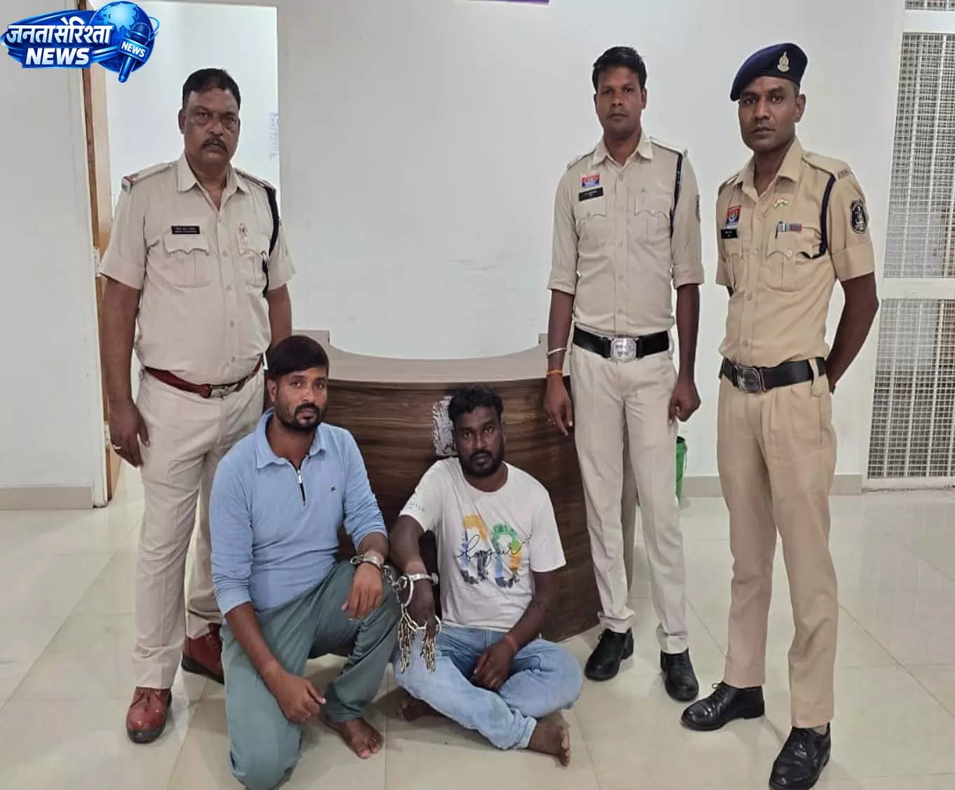 गर्लफ्रेंड से मिलने पहुंचे युवक की बेरहमी से हत्या, दो हत्यारे गिरफ्तार गर्लफ्रेंड से मिलने पहुंचे युवक की बेरहमी से हत्या, दो हत्यारे गिरफ्तार