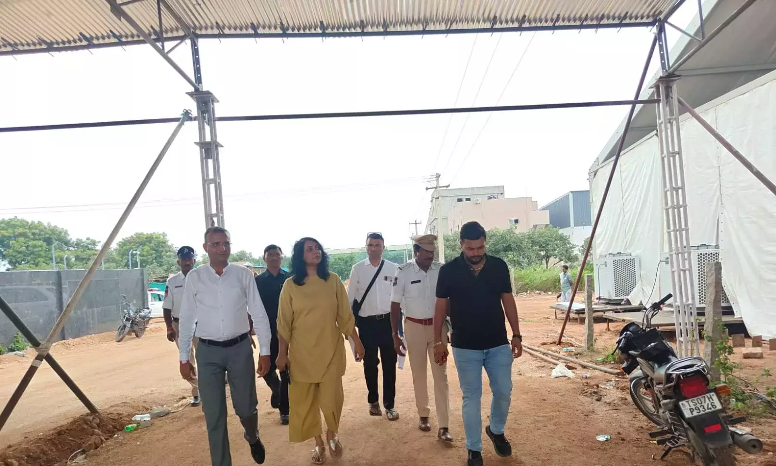 चंदना दीप्ति ने HH प्रिंस रहीम आगा खान V के दौरे के लिए ट्रैफिक व्यवस्था का जायजा लिया चंदना दीप्ति ने HH प्रिंस रहीम आगा खान V के दौरे के लिए ट्रैफिक व्यवस्था का जायजा लिया
