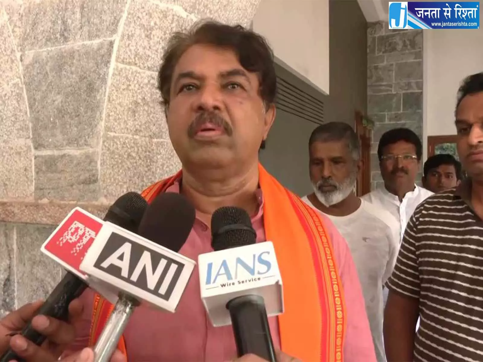 गणपति जुलूस विवाद पर BJP का हमला, आर अशोक ने सरकार को घेरा गणपति जुलूस विवाद पर BJP का हमला, आर अशोक ने सरकार को घेरा