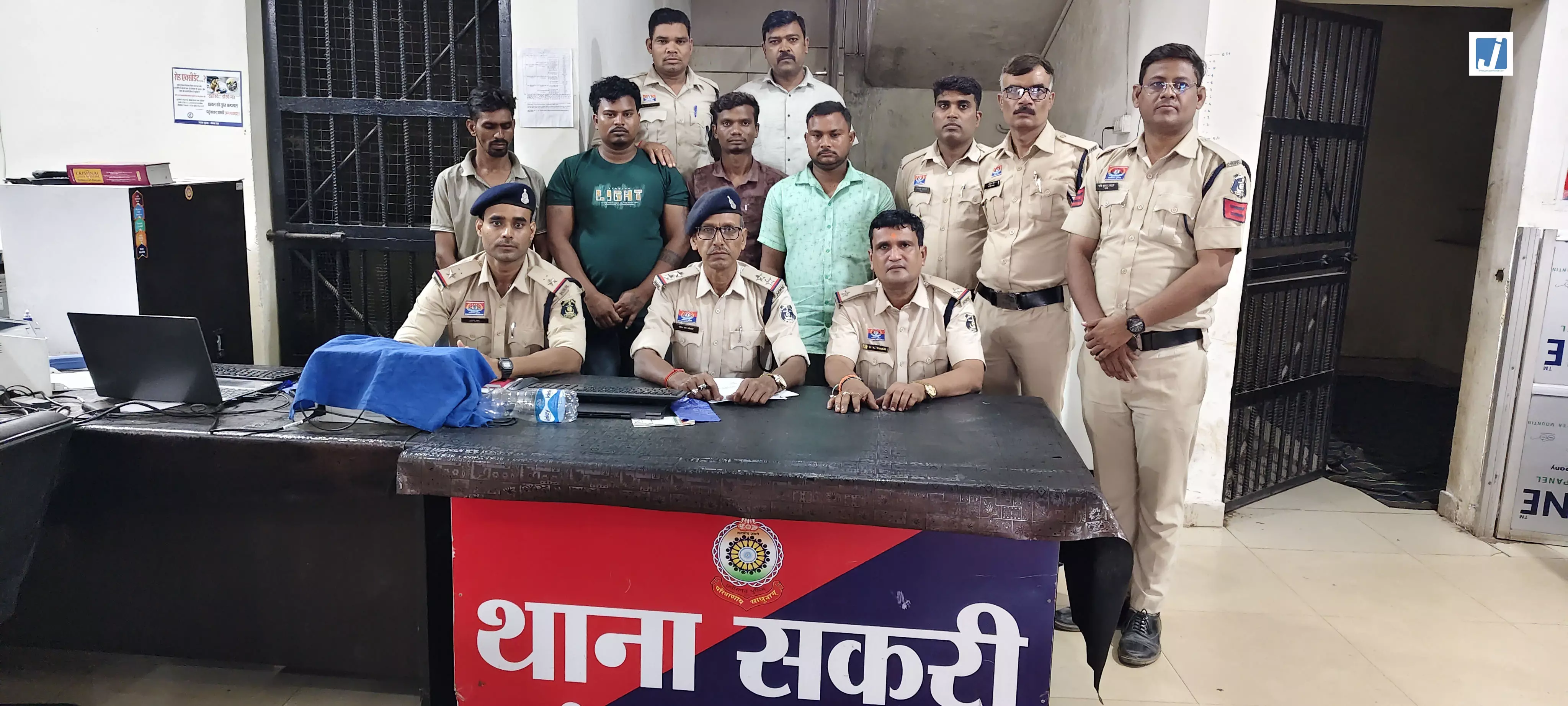 19 वर्षीय युवक की पीट-पीटकर हत्या, 4 आरोपी गिरफ्तार 19 वर्षीय युवक की पीट-पीटकर हत्या, 4 आरोपी गिरफ्तार