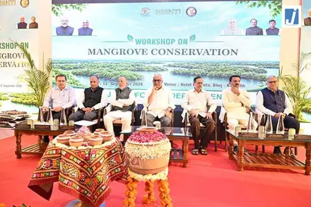 तटीय सुरक्षा और जैव विविधता के लिए मैंग्रोव अहम, भुज में बोले केंद्रीय मंत्री भूपेंद्र यादव तटीय सुरक्षा और जैव विविधता के लिए मैंग्रोव अहम, भुज में बोले केंद्रीय मंत्री भूपेंद्र यादव