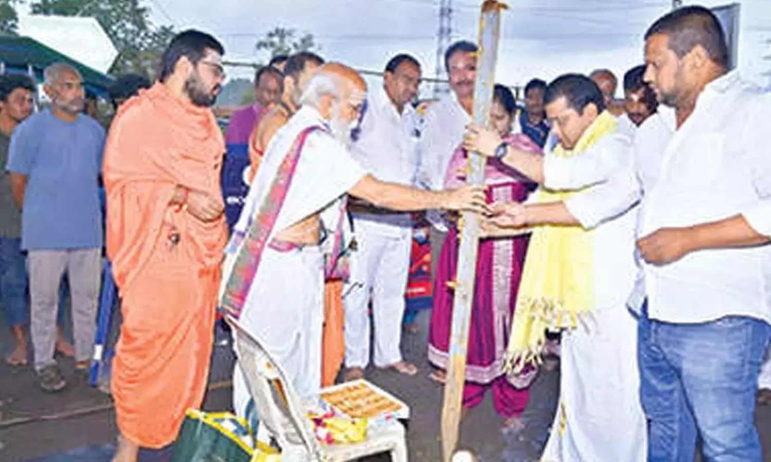 Andhra: दुर्गा मंदिर में दशहरा की तैयारियां शुरू हो गई हैं Andhra: दुर्गा मंदिर में दशहरा की तैयारियां शुरू हो गई हैं