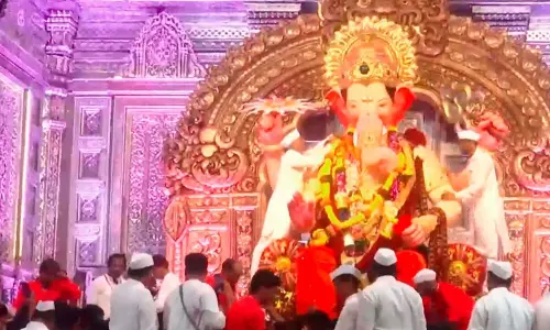 लालबागचा राजा से मंदिरों तक गणेश चतुर्थी की धूम