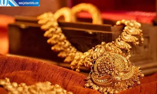 त्योहारों में गोल्ड शॉपिंग से पहले रखें इन 7 बातों का ध्यान त्योहारों में गोल्ड शॉपिंग से पहले रखें इन 7 बातों का ध्यान