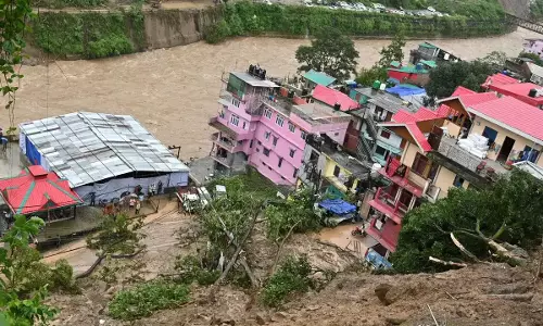 भूस्खलन और बाढ़ से बचाव के लिए तकनीक का सहारा