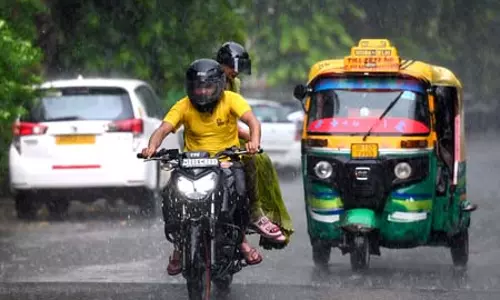एनसीआर में मौसम ने ली करवट: हल्की बारिश से मिली राहत, वायु गुणवत्ता ग्रीन जोन में बरकरार