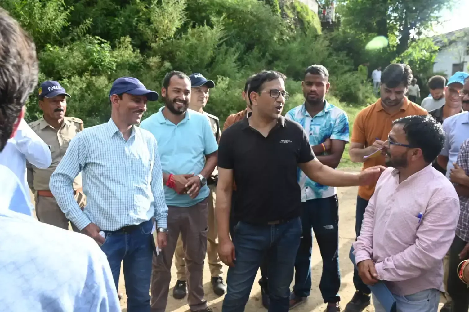 Uttarkashi: तटाऊ महाविद्यालय सड़क को लेकर डीएम ने कड़े निर्देश दिए Uttarkashi: तटाऊ महाविद्यालय सड़क को लेकर डीएम ने कड़े निर्देश दिए