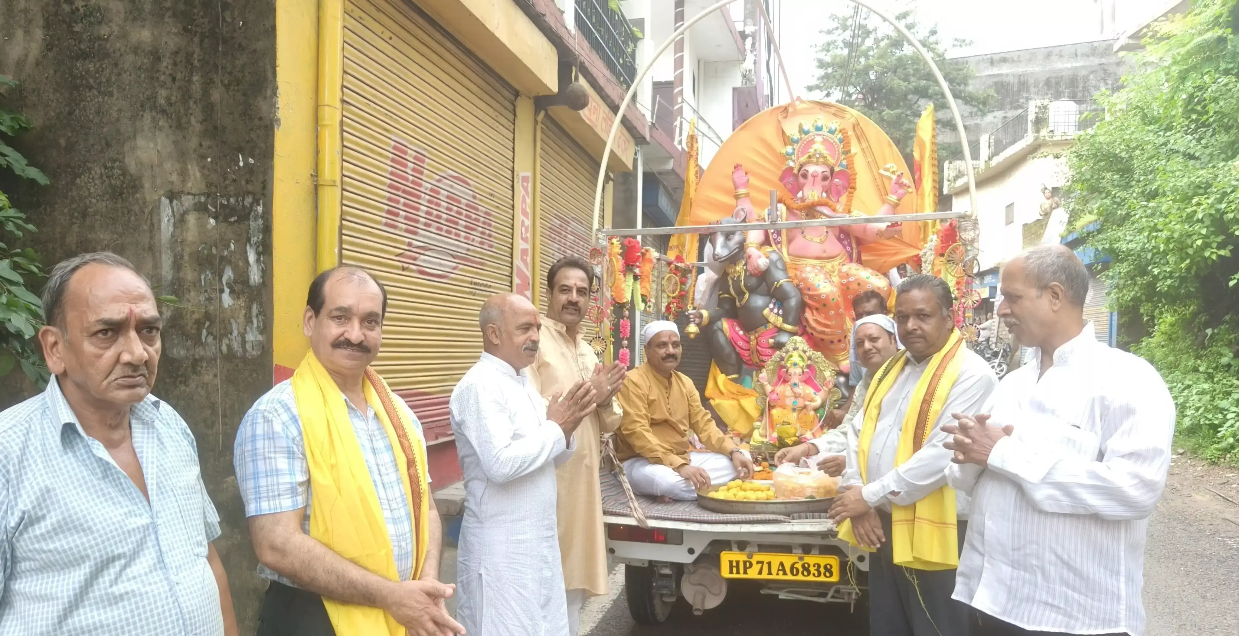 Nahan: नाहन में भक्तिभाव के साथ निकली गणपति शोभायात्रा