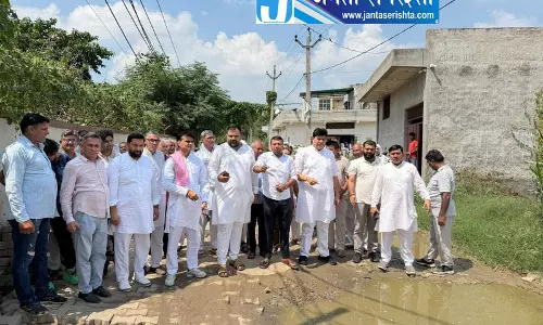 सोनीपत में खराब सड़क पर कांग्रेस का विरोध