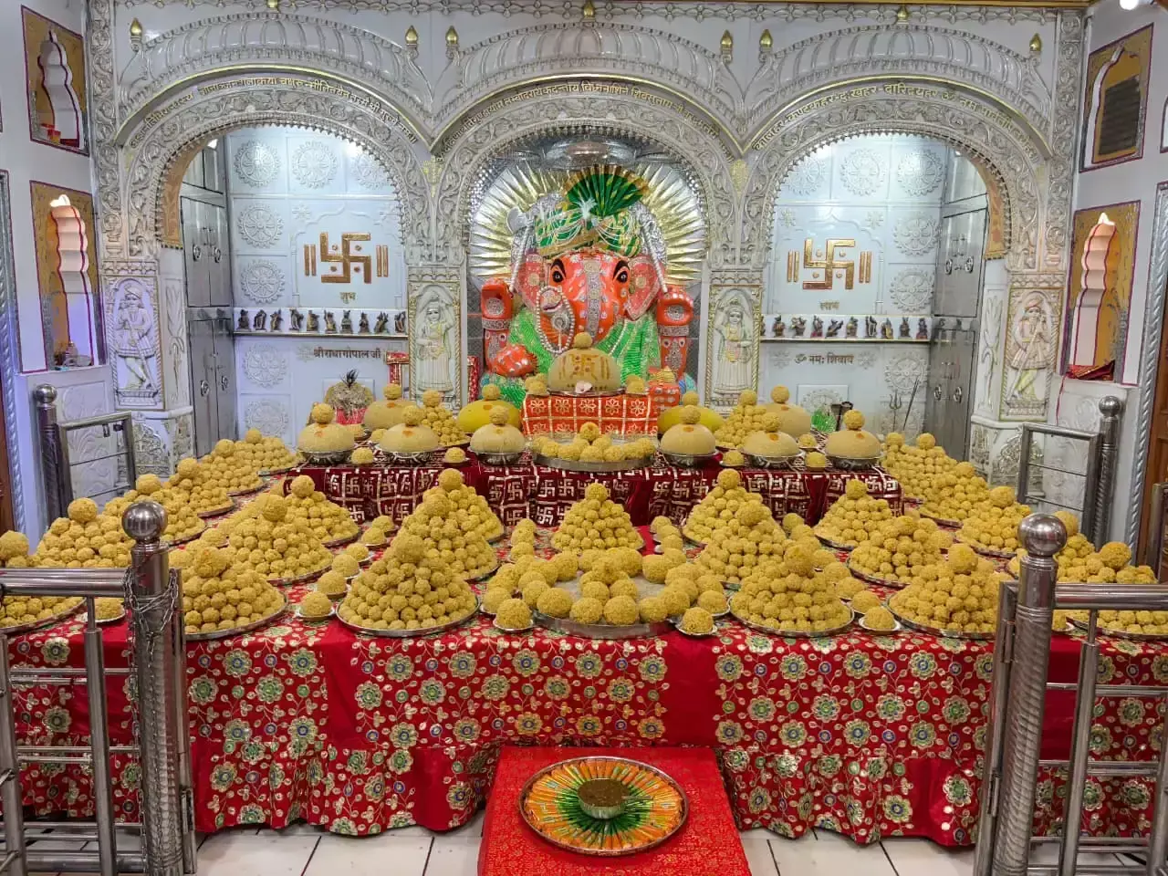 Jaipur: गणपति मंदिर में श्रद्धालुओं ने चढ़ाई 111 किलो मेहंदी